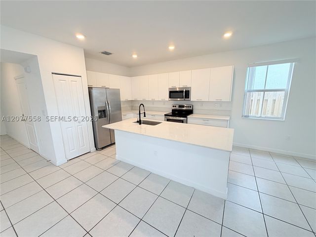 2405 NW 131st Cir, Miami, FL 33167