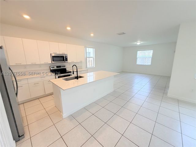 2405 NW 131st Cir, Miami, FL 33167