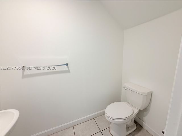 2405 NW 131st Cir, Miami, FL 33167