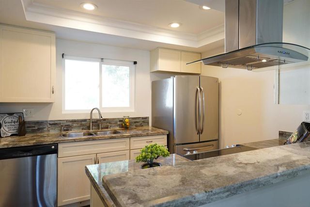 6069 Rancho Mission Rd 201, San Diego, CA 92108