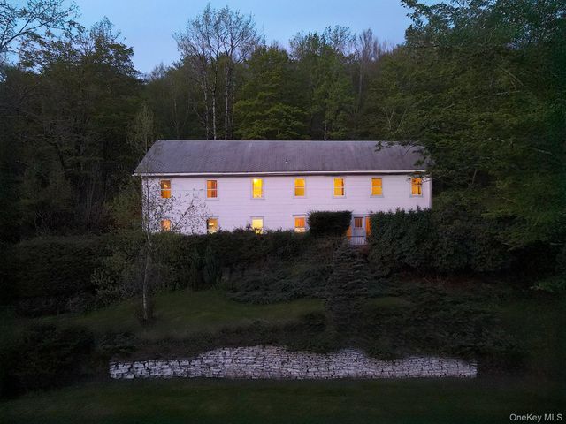 2182 Old Road 17, Roscoe, NY 12776