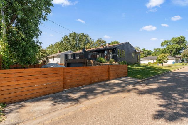 4544 Perry Avenue N, Robbinsdale, MN 55422