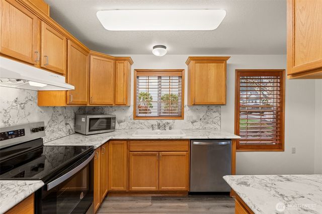 2808 Colonial Drive, Centralia, WA 98531