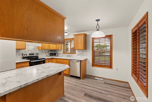 2808 Colonial Drive, Centralia, WA 98531