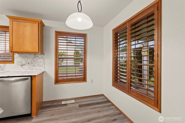 2808 Colonial Drive, Centralia, WA 98531