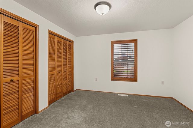 2808 Colonial Drive, Centralia, WA 98531