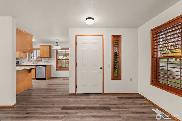 2808 Colonial Drive, Centralia, WA 98531