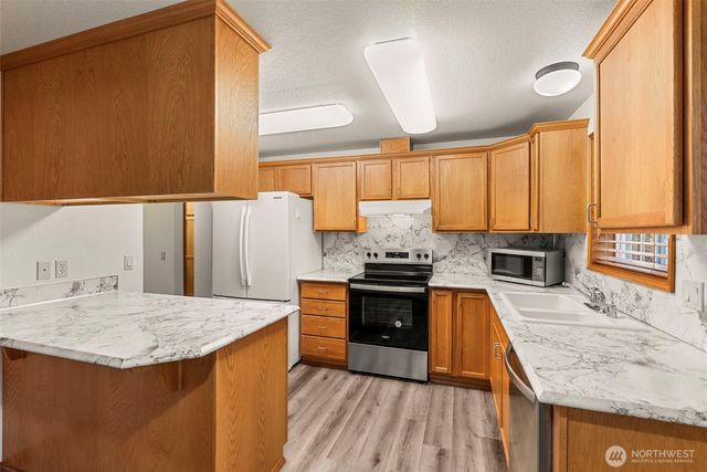 2808 Colonial Drive, Centralia, WA 98531