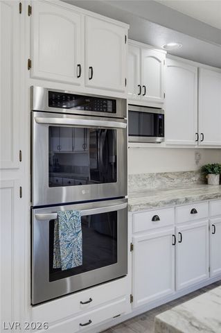 7424 Alcove Glen Court, Las Vegas, NV 89129