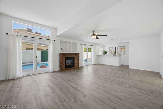 7424 Alcove Glen Court, Las Vegas, NV 89129
