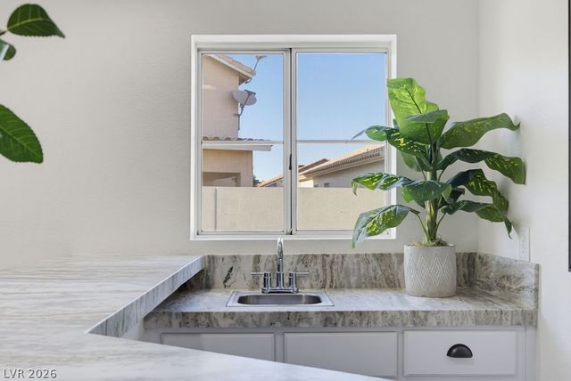 7424 Alcove Glen Court, Las Vegas, NV 89129