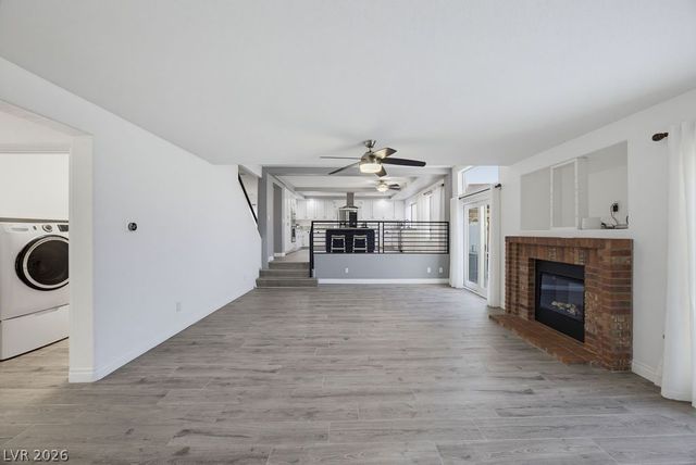 7424 Alcove Glen Court, Las Vegas, NV 89129