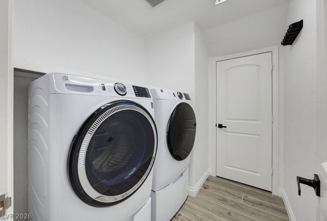 7424 Alcove Glen Court, Las Vegas, NV 89129