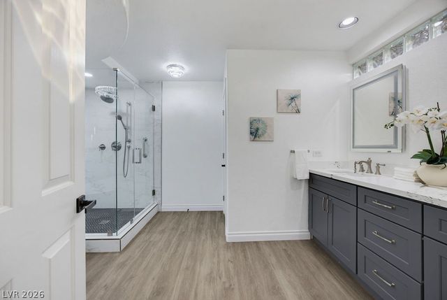 7424 Alcove Glen Court, Las Vegas, NV 89129