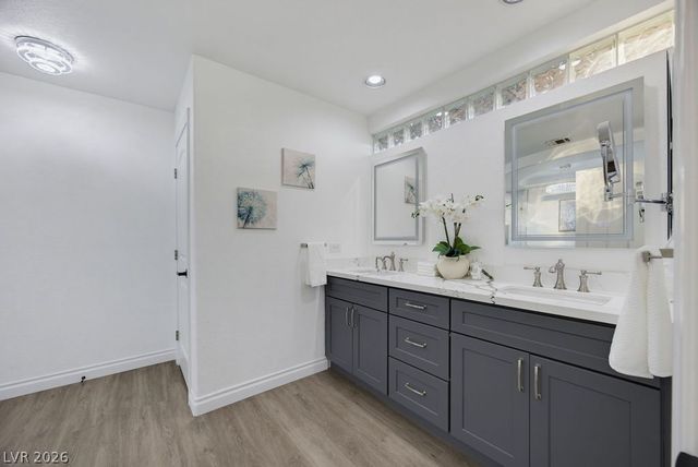 7424 Alcove Glen Court, Las Vegas, NV 89129