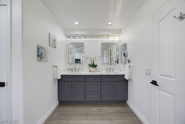 7424 Alcove Glen Court, Las Vegas, NV 89129