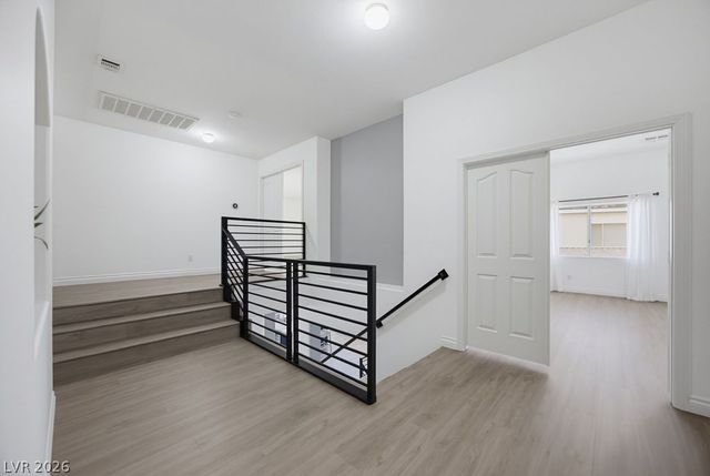 7424 Alcove Glen Court, Las Vegas, NV 89129