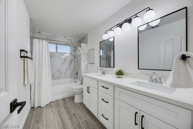 7424 Alcove Glen Court, Las Vegas, NV 89129