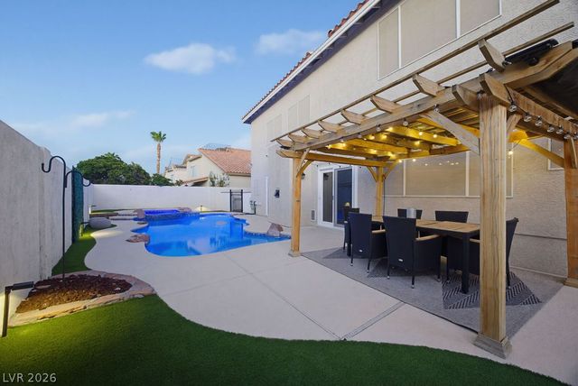 7424 Alcove Glen Court, Las Vegas, NV 89129