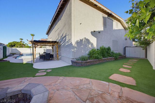 7424 Alcove Glen Court, Las Vegas, NV 89129