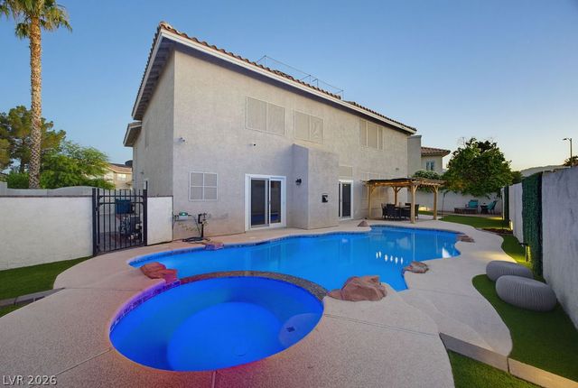 7424 Alcove Glen Court, Las Vegas, NV 89129