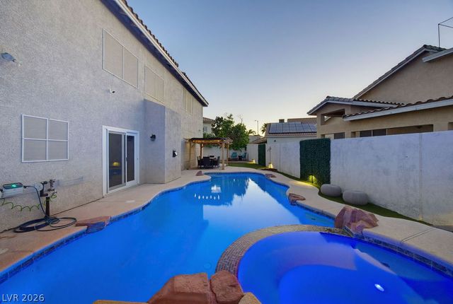 7424 Alcove Glen Court, Las Vegas, NV 89129