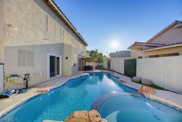 7424 Alcove Glen Court, Las Vegas, NV 89129