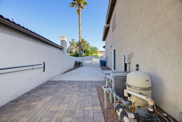 7424 Alcove Glen Court, Las Vegas, NV 89129