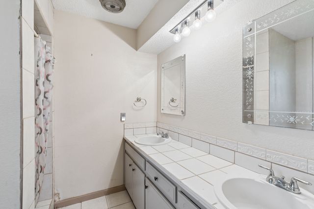 7016 Briardale Drive, North Richland Hills, TX 76182