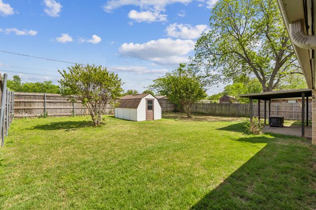 7016 Briardale Drive, North Richland Hills, TX 76182