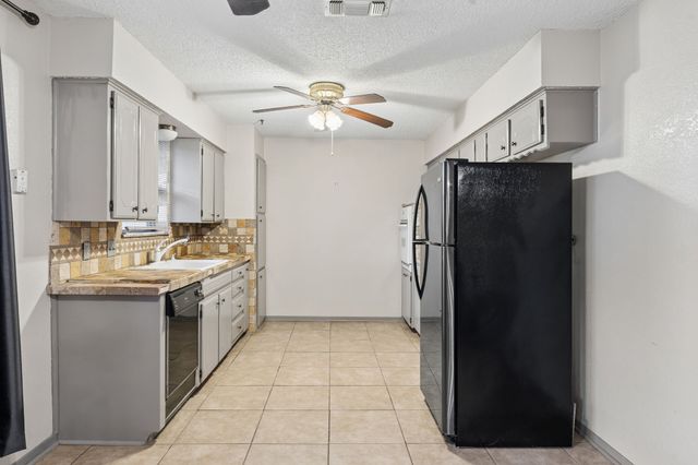 7016 Briardale Drive, North Richland Hills, TX 76182