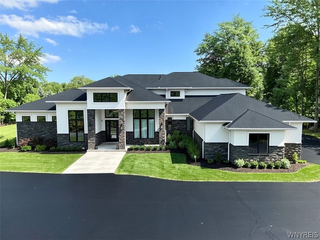11 Sanctuary Court, Amherst, NY 14221
