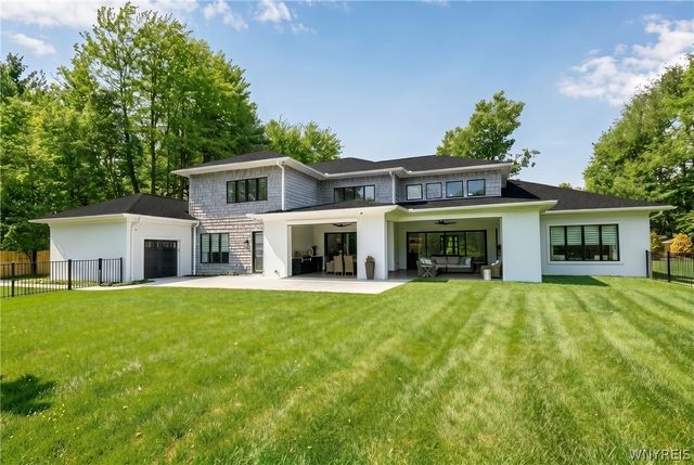 11 Sanctuary Court, Amherst, NY 14221