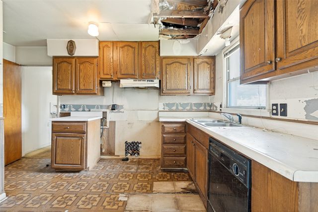 1112 E Ann Arbor Avenue, Dallas, TX 75216