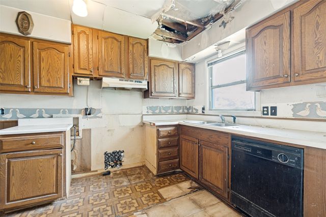 1112 E Ann Arbor Avenue, Dallas, TX 75216