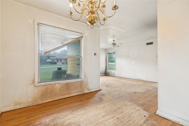 1112 E Ann Arbor Avenue, Dallas, TX 75216