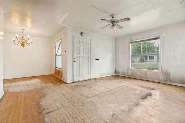 1112 E Ann Arbor Avenue, Dallas, TX 75216