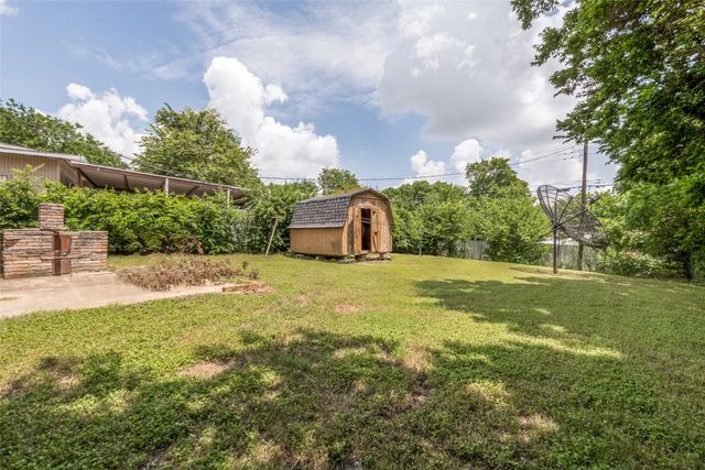 1112 E Ann Arbor Avenue, Dallas, TX 75216