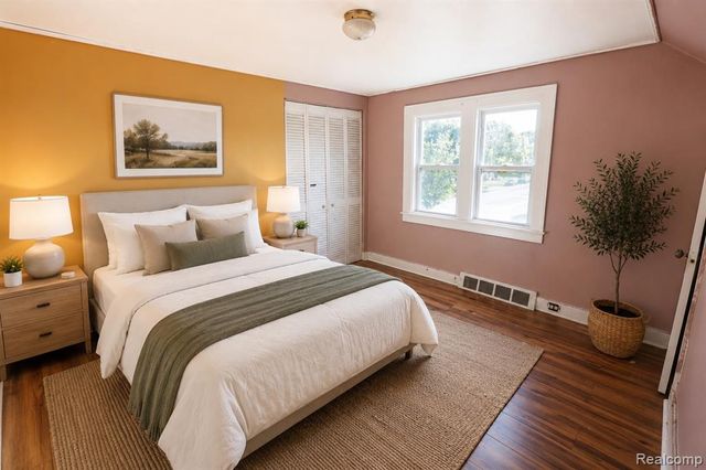 7271 Wiegand, Center Line, MI 48015