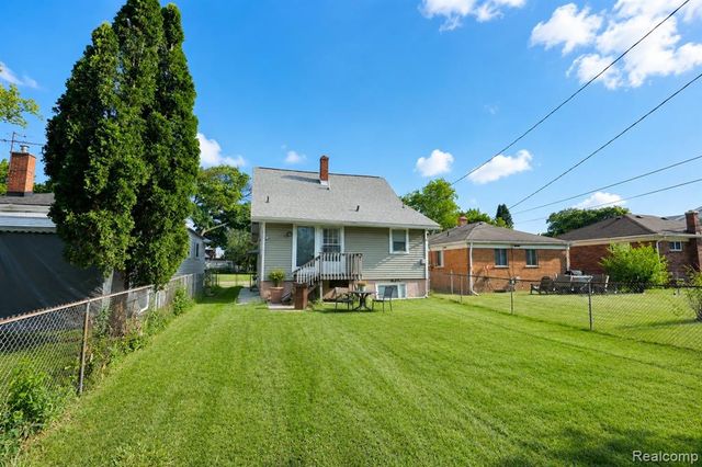 7271 Wiegand, Center Line, MI 48015