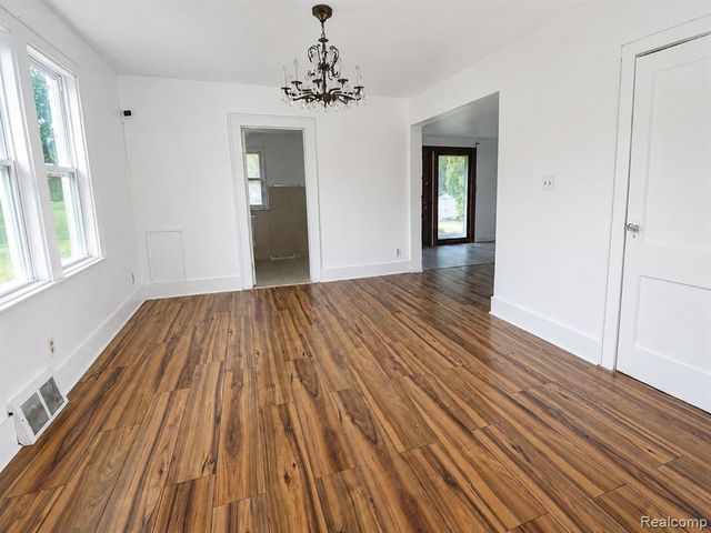 7271 Wiegand, Center Line, MI 48015