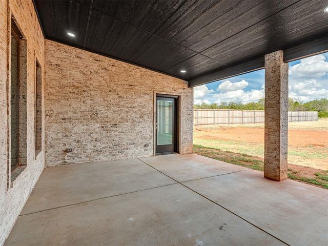 8302 Autumn Blaze Drive, Blanchard, OK 73010