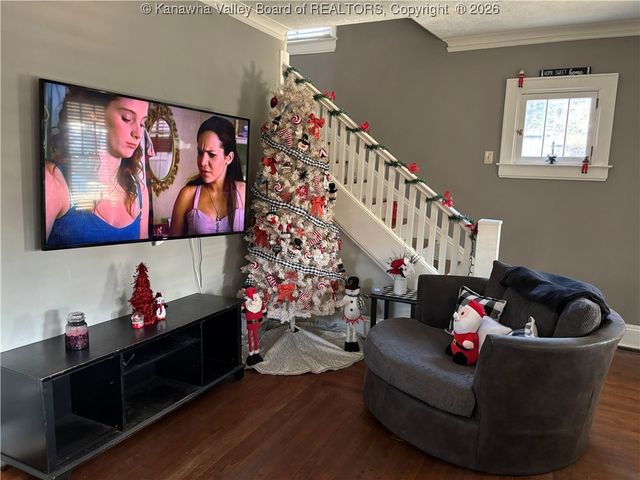 946 Mathews Avenue, Charleston, WV 25302