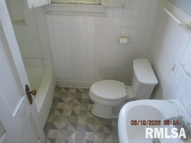 507 S 7TH Street, Pekin, IL 61554