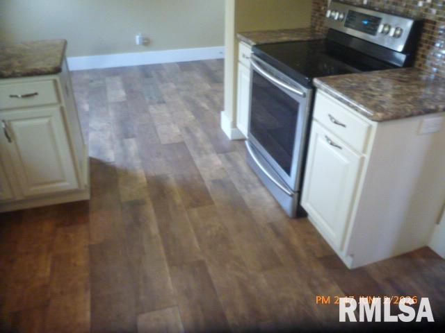 507 S 7TH Street, Pekin, IL 61554