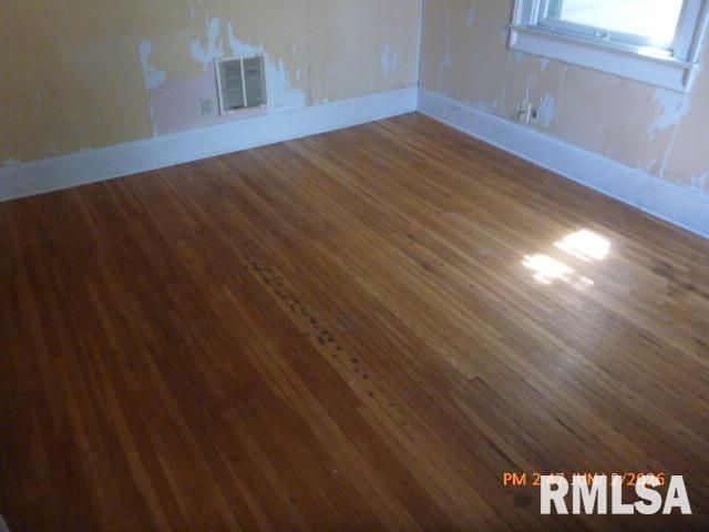 507 S 7TH Street, Pekin, IL 61554