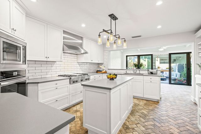 2718 Cardinal Drive, Vero Beach, FL 32963