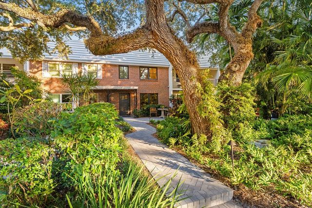 2718 Cardinal Drive, Vero Beach, FL 32963