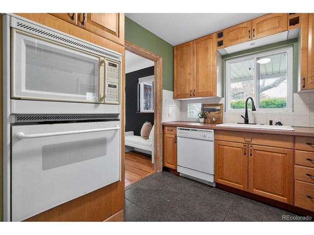 2621 Leyden St, Denver, CO 80207