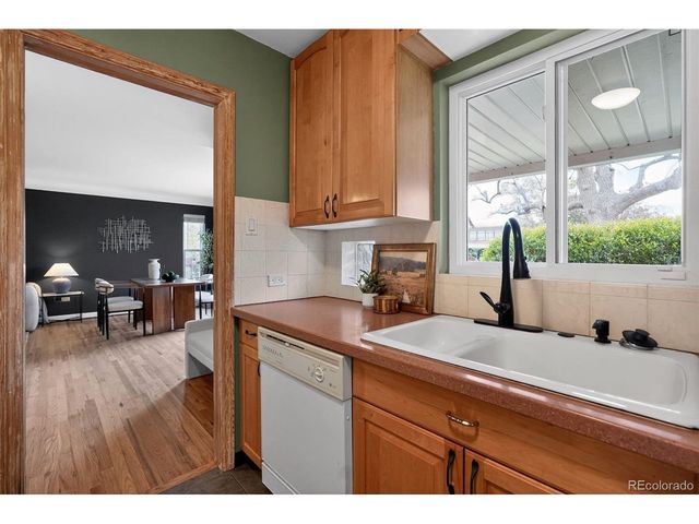 2621 Leyden St, Denver, CO 80207